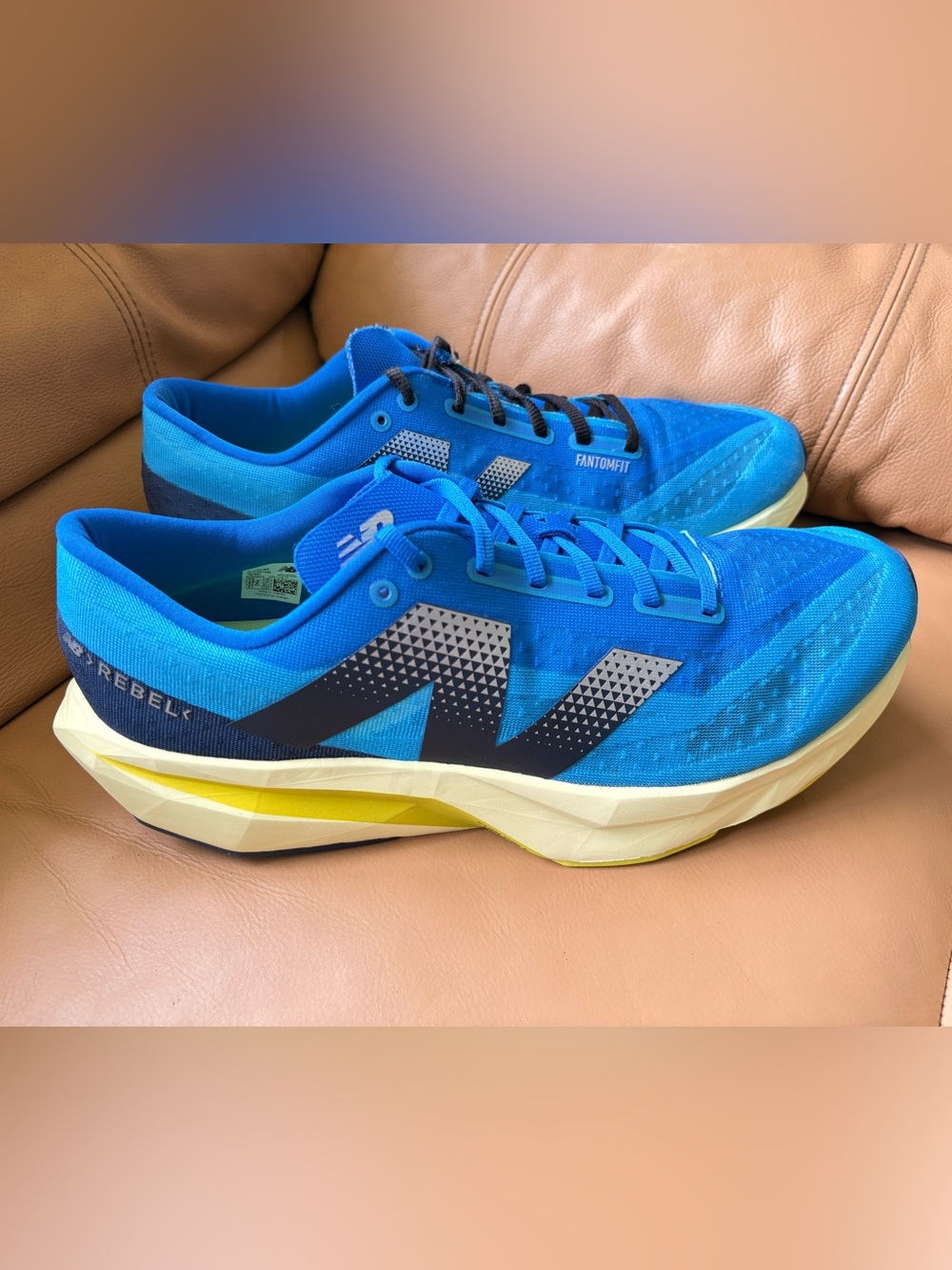 New Balance Fuelcell Rebel V4